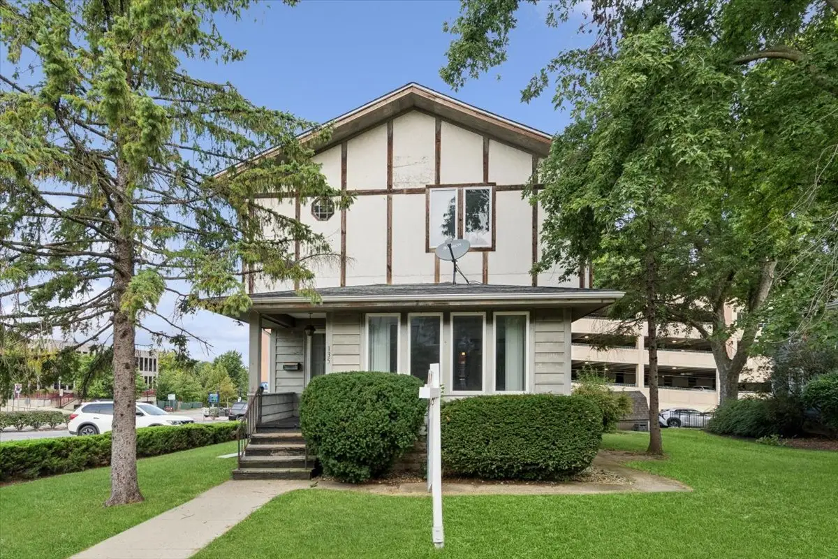 135 Aurora Avenue, Naperville, IL 60540 - #1