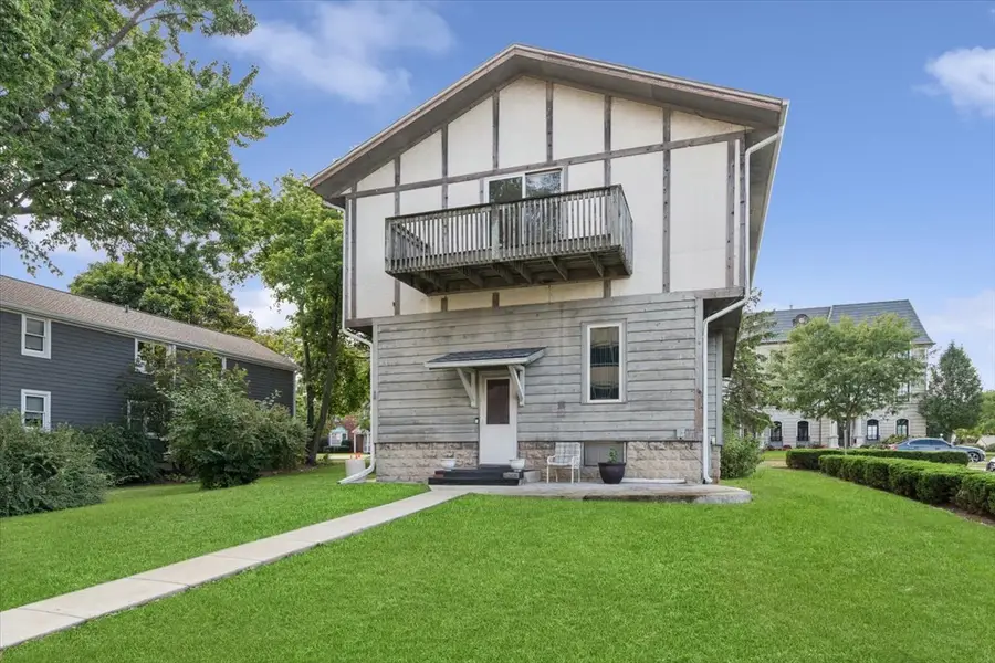 135 Aurora Avenue, Naperville, IL 60540 - #2