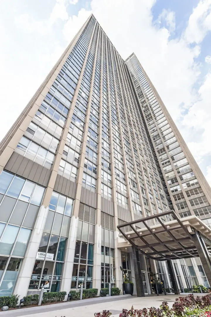 655 W Irving Park Road #702, Chicago, IL 60613 - #3