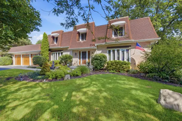 123 Rue Jardin Avenue, Deer Park, IL 60010