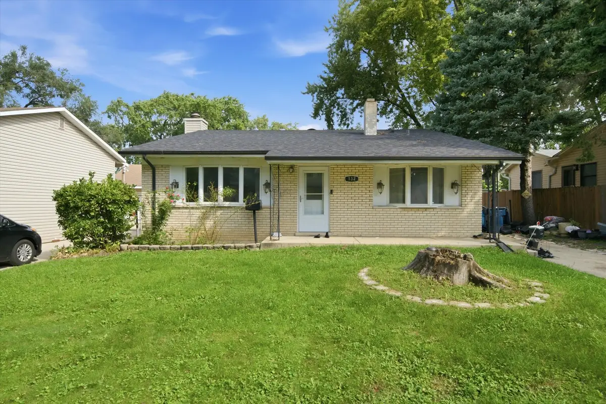 132 E Montana Avenue, Glendale Heights, IL 60139 - #1