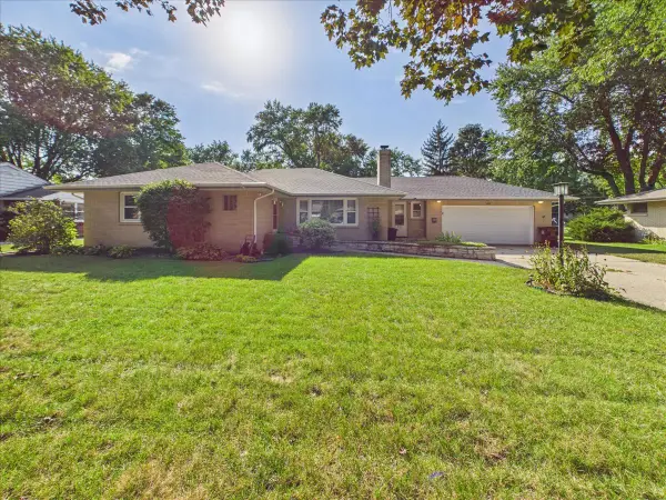 912 Chelsea Avenue, Rockford, IL 61107