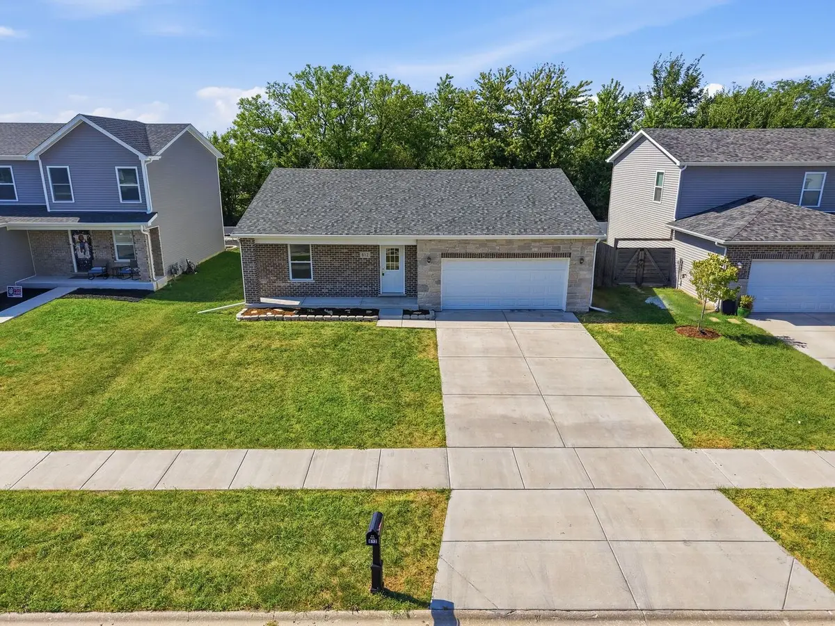 812 Western Avenue, Braidwood, IL 60408 - #1
