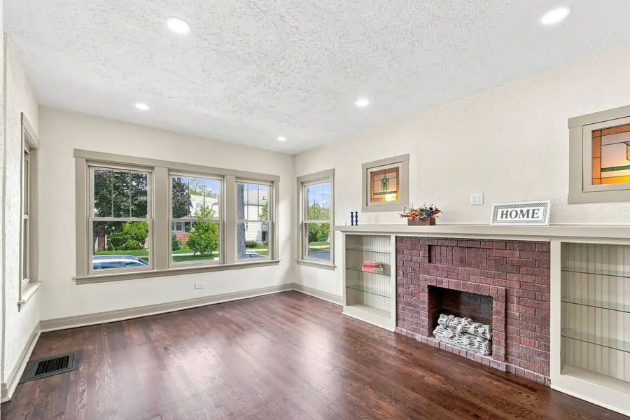 5941 W Waveland Avenue, Chicago, IL 60634 - #3