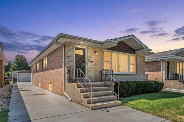 6820 N Sauganash Avenue, Chicago, IL 60646