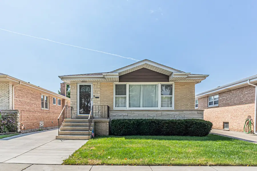 6820 N Sauganash Avenue, Chicago, IL 60646 - #3