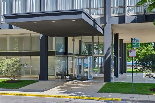 860 N Lake Shore Drive #13L, Chicago, IL 60611