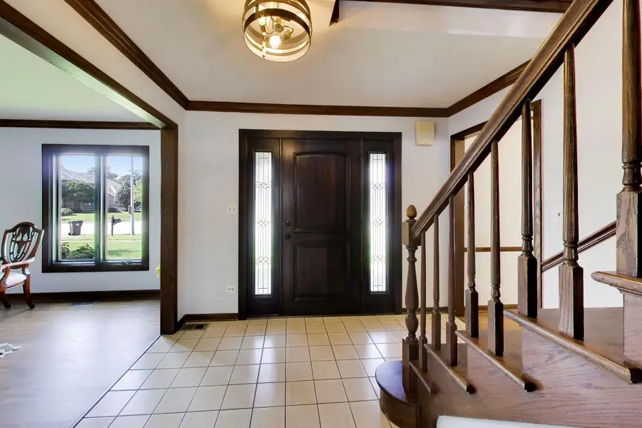 6723 Kingswood Road, Willowbrook, IL 60527 - #3