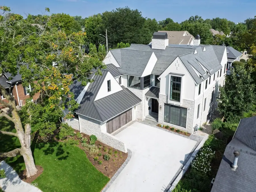 333 W Benton Avenue, Naperville, IL 60540 - #2