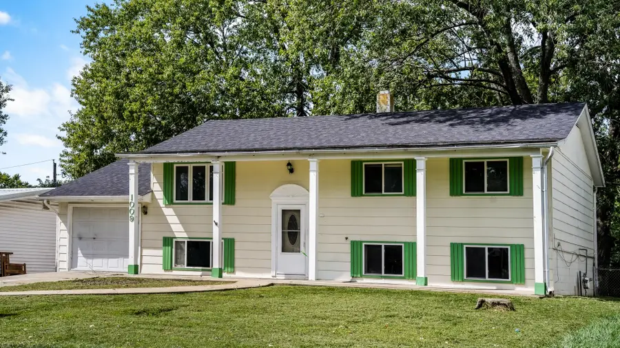 1009 Holiday Drive, Champaign, IL 61821 - #2