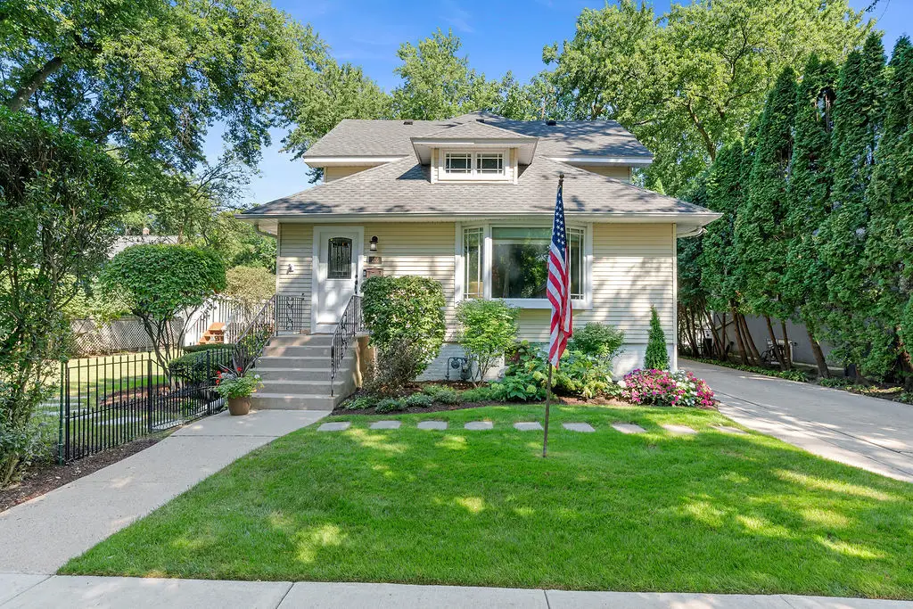 216 4th Street, Wilmette, IL 60091 - #1