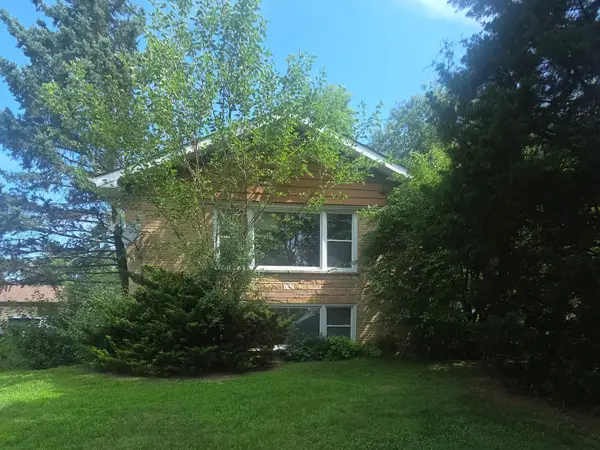 16W740 56th Place, Clarendon Hills, IL 60514