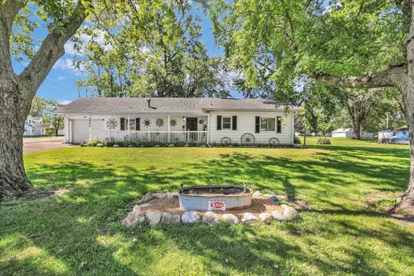 446 Chestnut Street E, Paxton, IL 60957