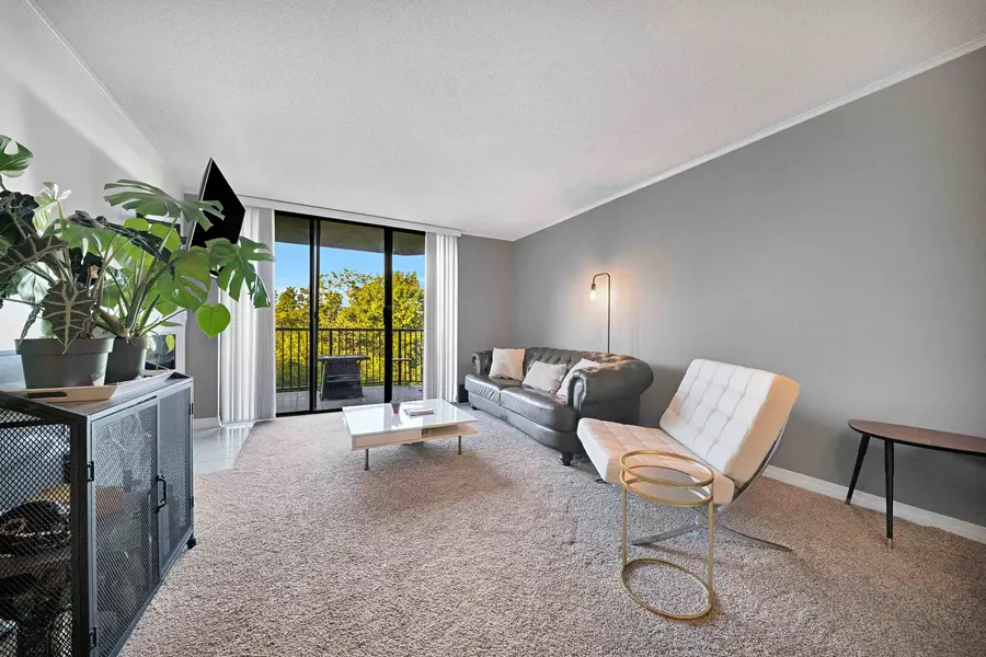 511 Aurora Avenue #513, Naperville, IL 60540 - #3