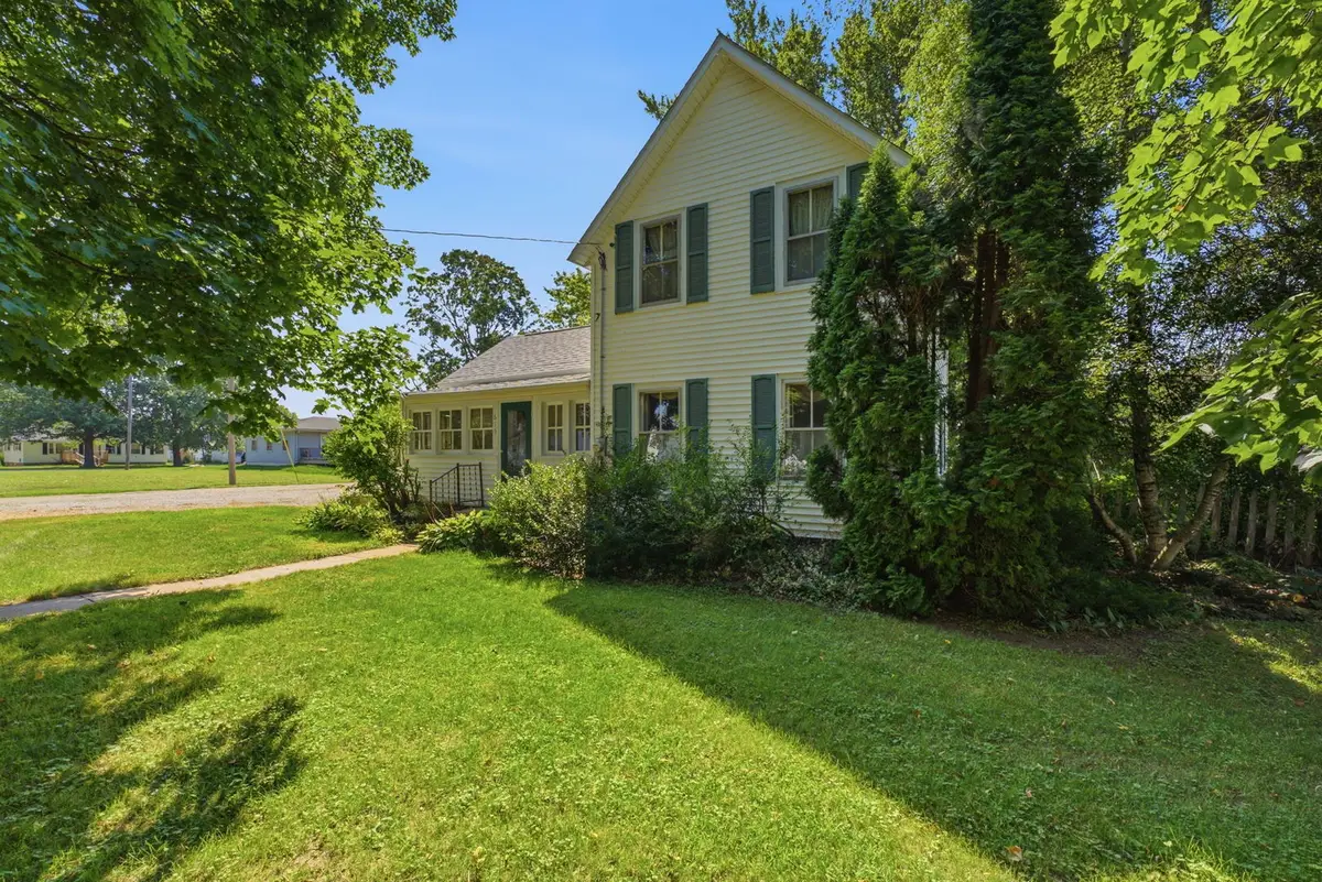615 Sycamore Street, New Windsor, IL 61465 - #1