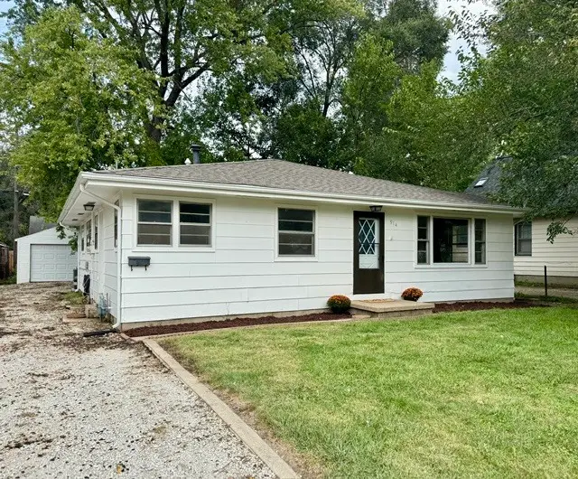 914 W Maple Street, Champaign, IL 61821 - #1