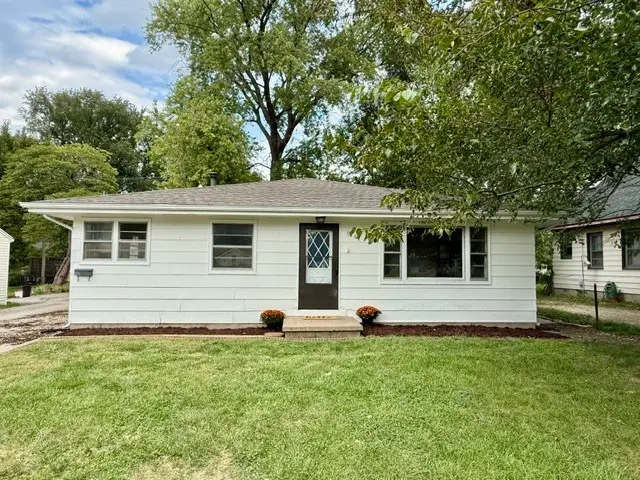 914 W Maple Street, Champaign, IL 61821 - #2