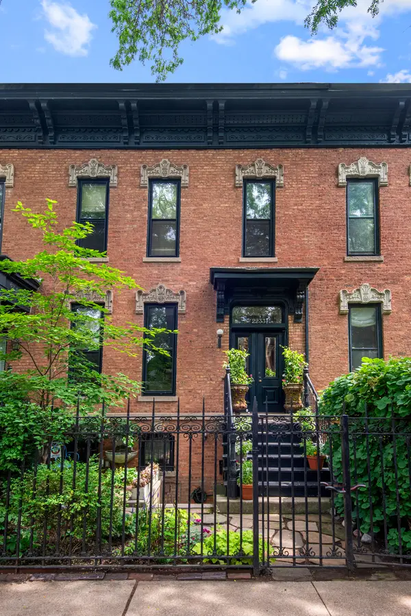 2233 N Burling Street, Chicago, IL 60614