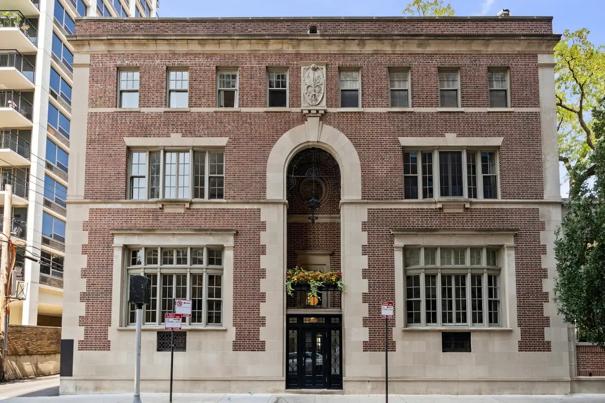 50 W Schiller Street #1G, Chicago, IL 60610 - #1