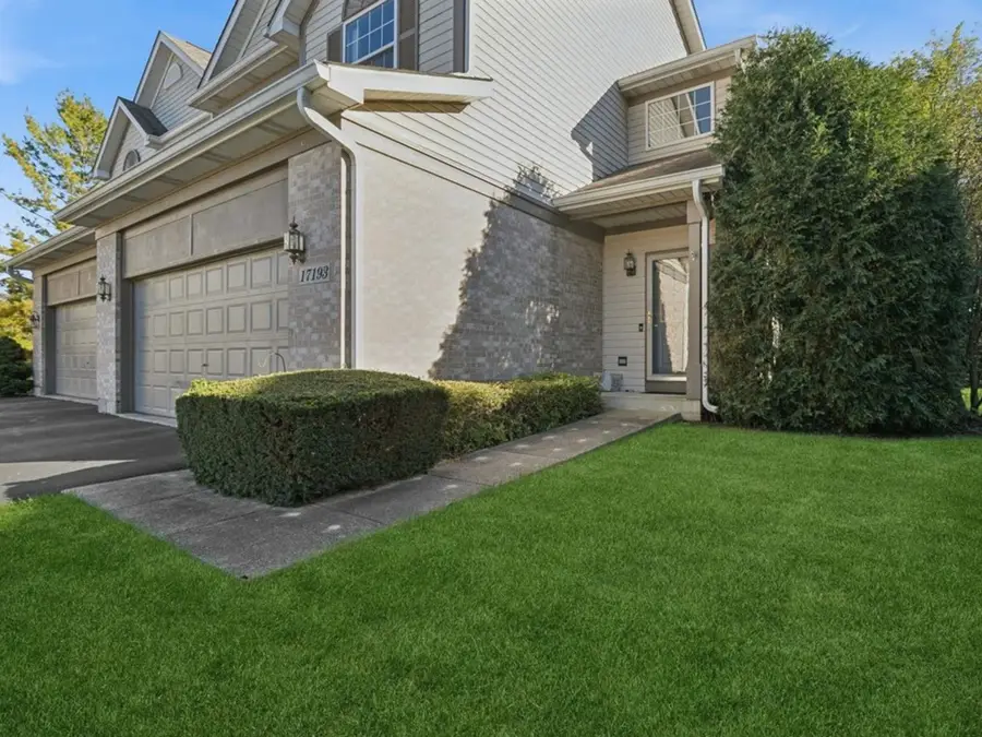 17193 W Cunningham Court, Libertyville, IL 60048 - #2