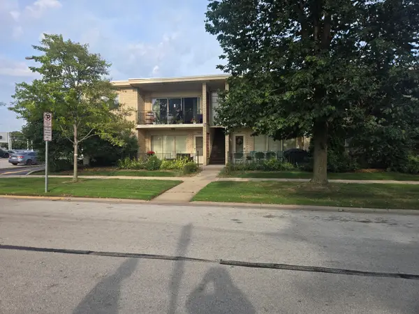 4645 W 95th Street #north, Oak Lawn, IL 60453