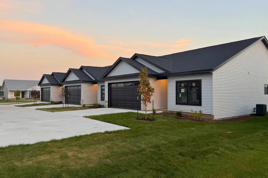 1716 Redbud Circle #103, Eldridge, IA 52748 - #2