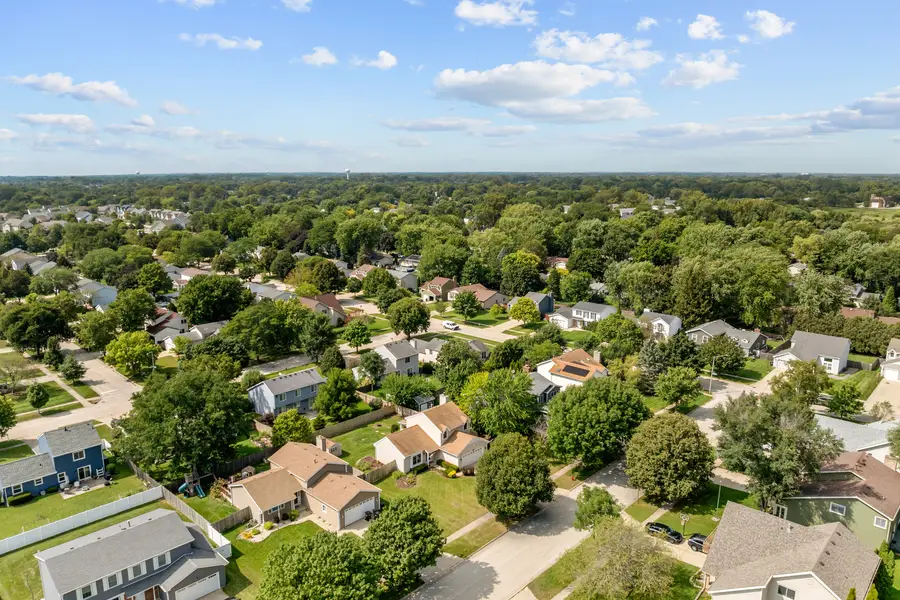1102 Amberwood Drive, Crystal Lake, IL 60014 - #3