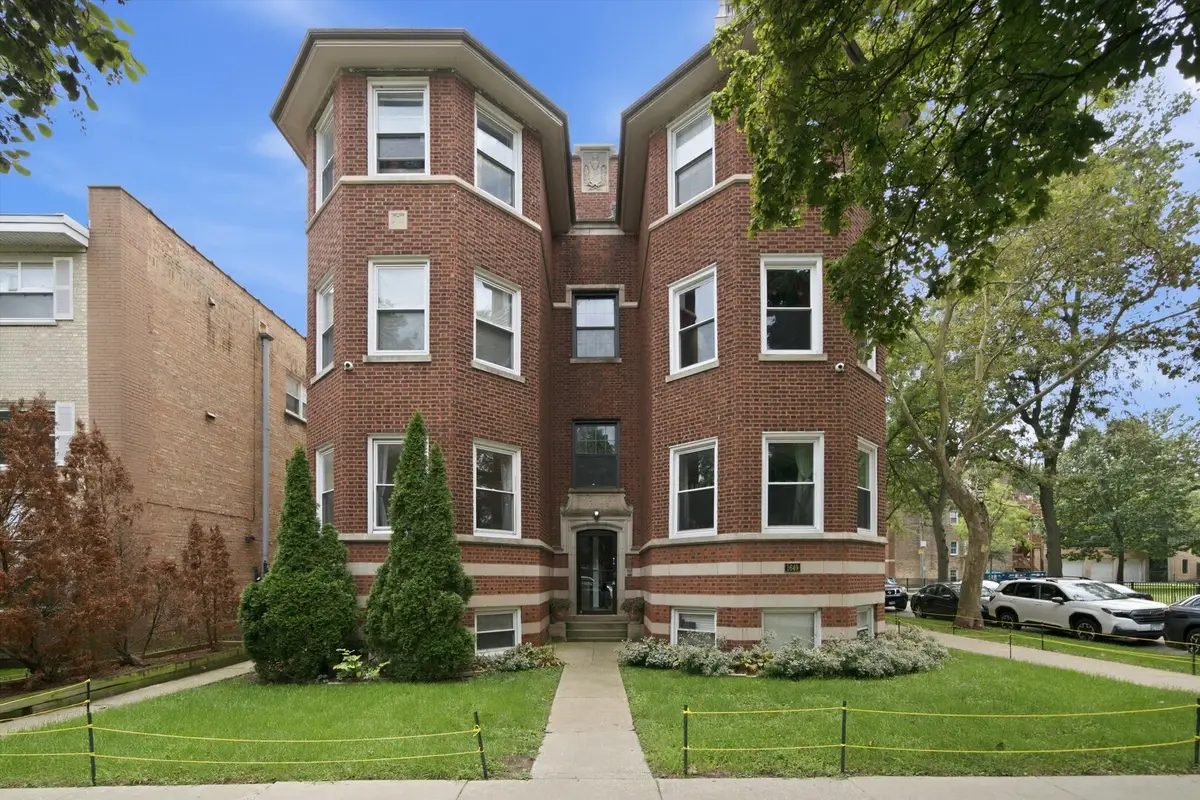 1647 W Sherwin Avenue #1, Chicago, IL 60626 - #1