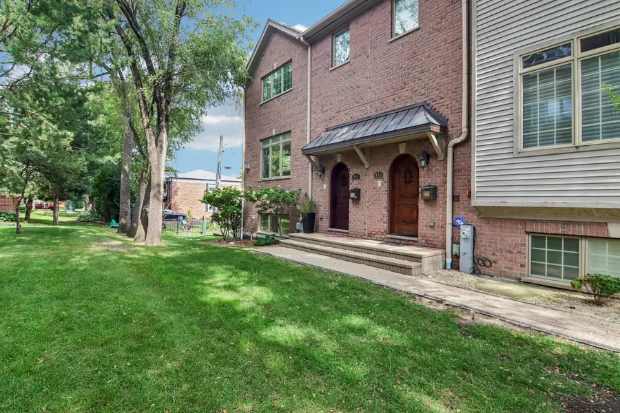 463 Summit Avenue #D, Park Ridge, IL 60068 - #2