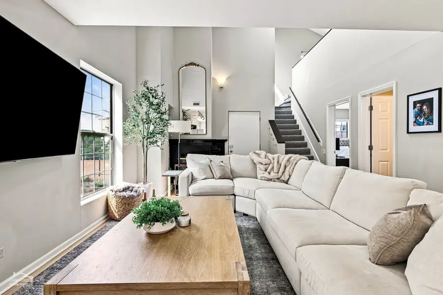 1640 W Diversey Avenue #6, Chicago, IL 60614 - #3