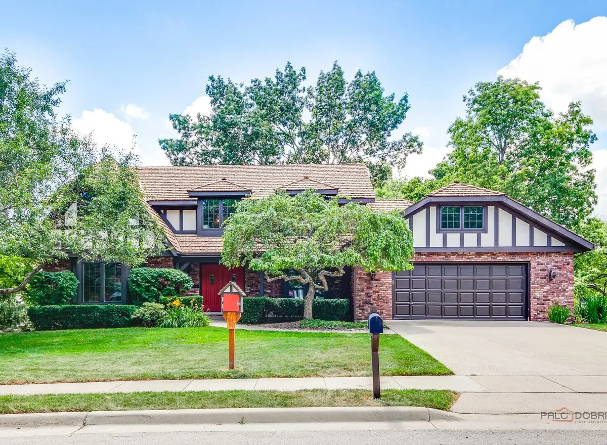 625 Mullady Parkway, Libertyville, IL 60048 - #1