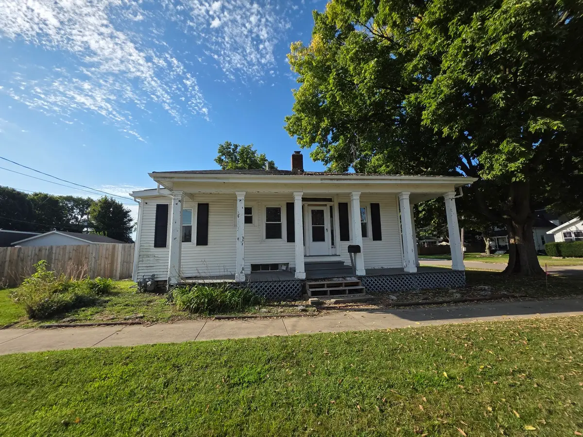 627 W Jefferson Street, Ottawa, IL 61350 - #1