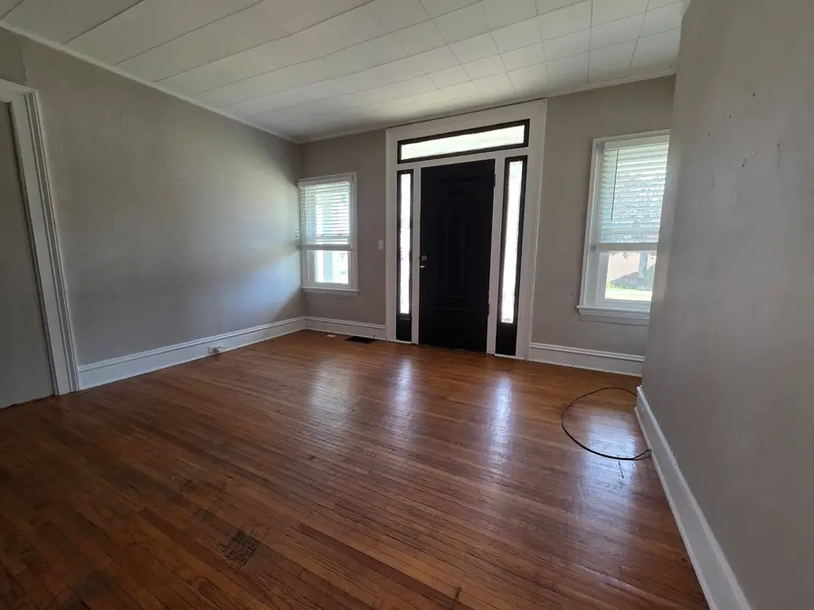 627 W Jefferson Street, Ottawa, IL 61350 - #3