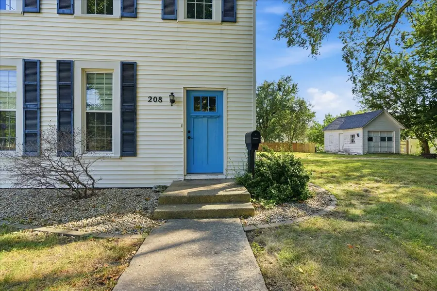 208 E Wall Street, Lexington, IL 61753 - #2