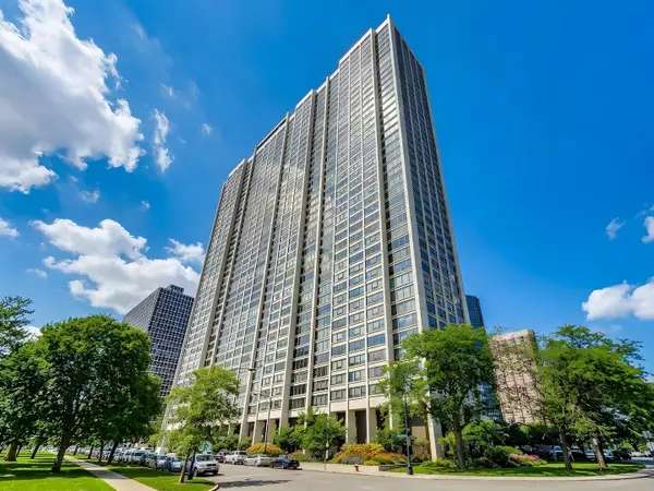 2800 N Lake Shore Drive #2505, Chicago, IL 60657