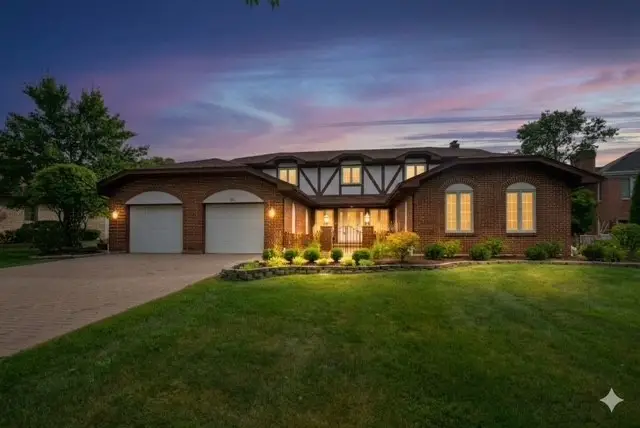 521 Forest Mews Drive, Oak Brook, IL 60523 - #2