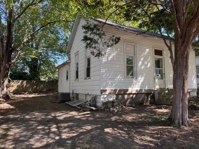 718 Harrison Street, Mount Vernon, IL 62864 - #3