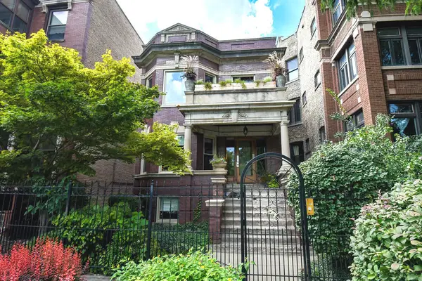 1346 N Kedzie Avenue, Chicago, IL 60651