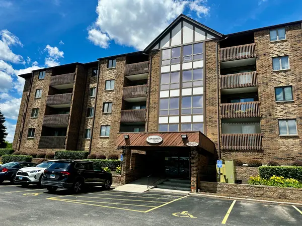 10420 Circle Drive #48B, Oak Lawn, IL 60453