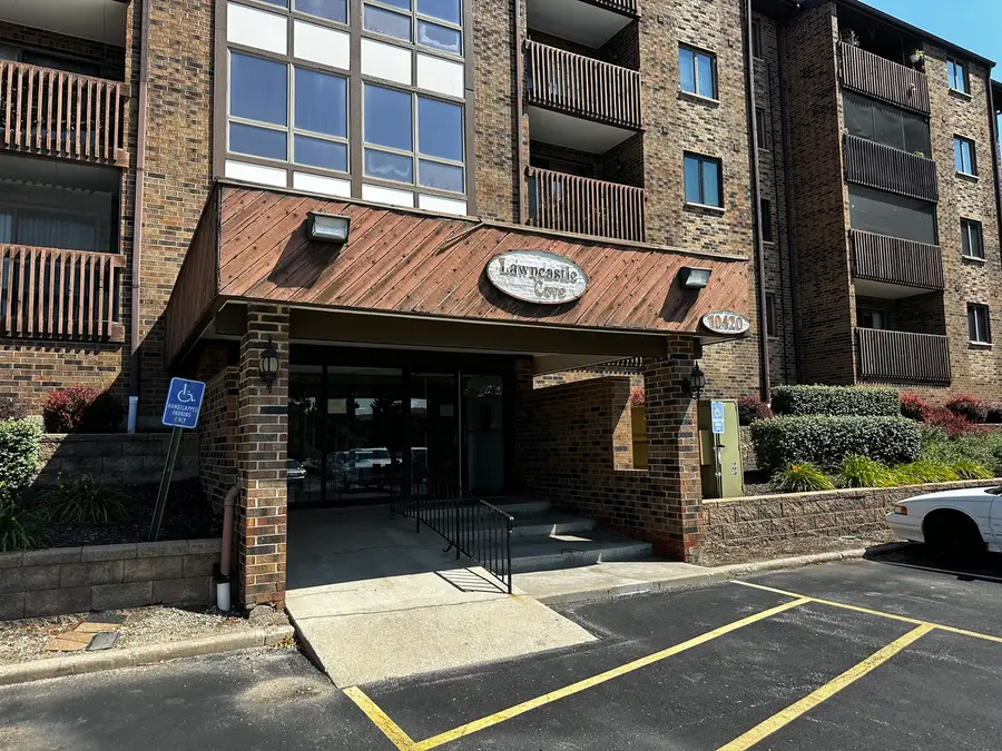 10420 Circle Drive #48B, Oak Lawn, IL 60453 - #2