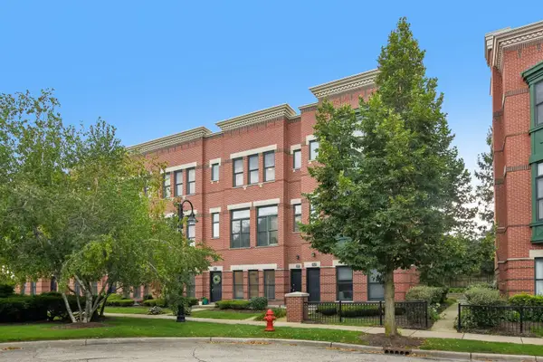 209 W Wood Street, Palatine, IL 60067