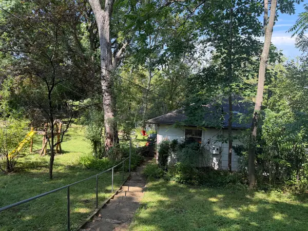 912 Johnson Street, Fox River Grove, IL 60021