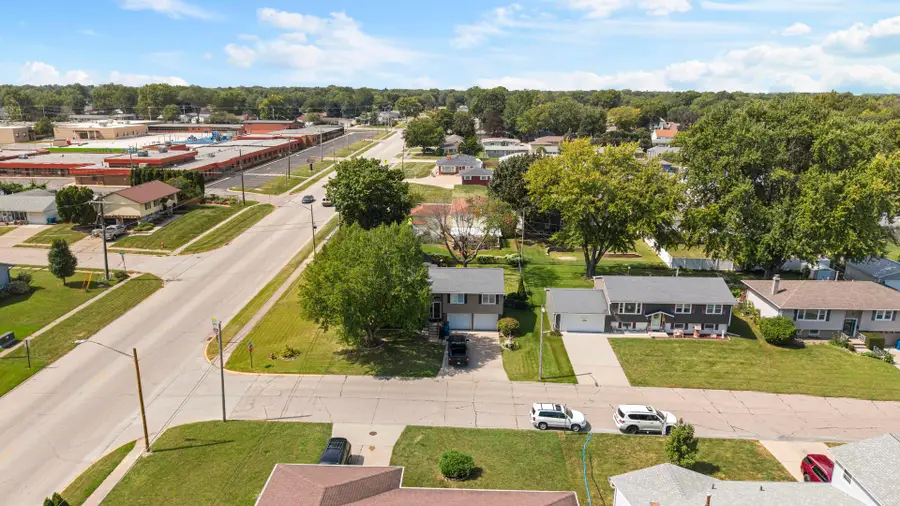 2957 9 1/2 Street, East Moline, IL 61244 - #3