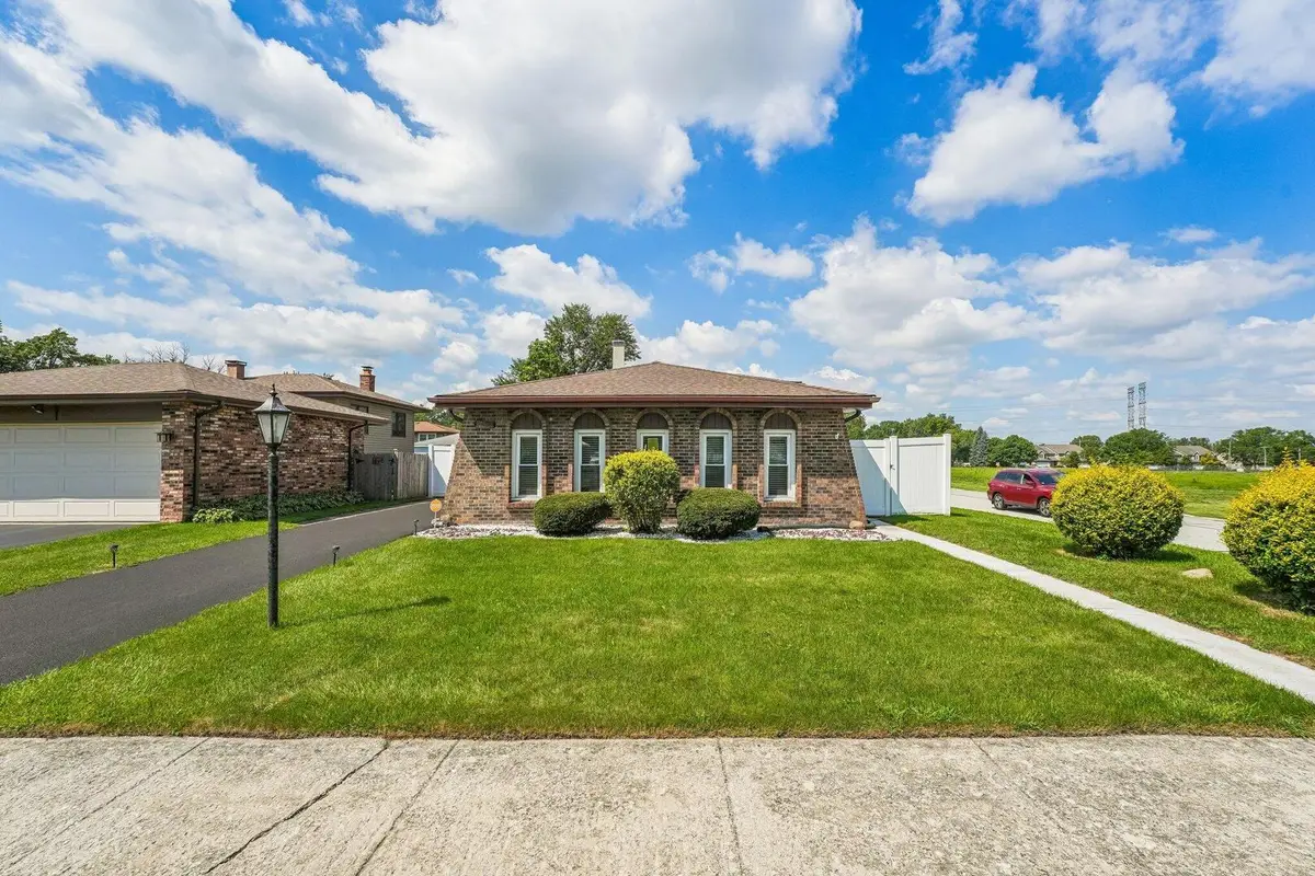 17808 S Hickory Street, Lansing, IL 60438 - #1