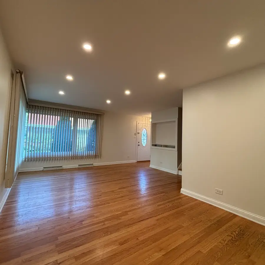 2500 W Birchwood Avenue #A, Chicago, IL 60645 - #3