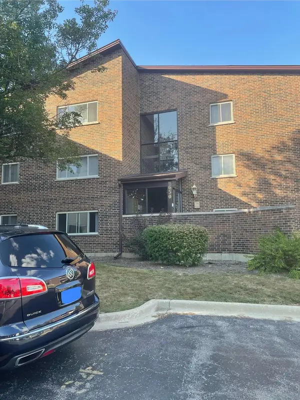 650 Perrie Drive #304, Elk Grove Village, IL 60007