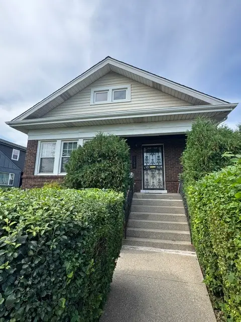 2726 Clarence Avenue, Berwyn, IL 60402 - #3
