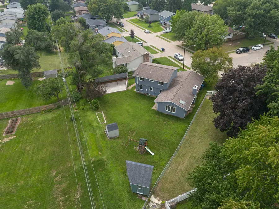 2604 E 34th Street Court, Davenport, IA 52807 - #2