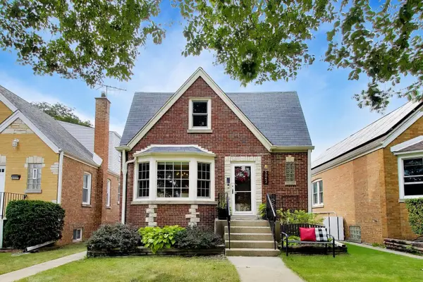 Address Withheld By Seller, Chicago, IL 60630