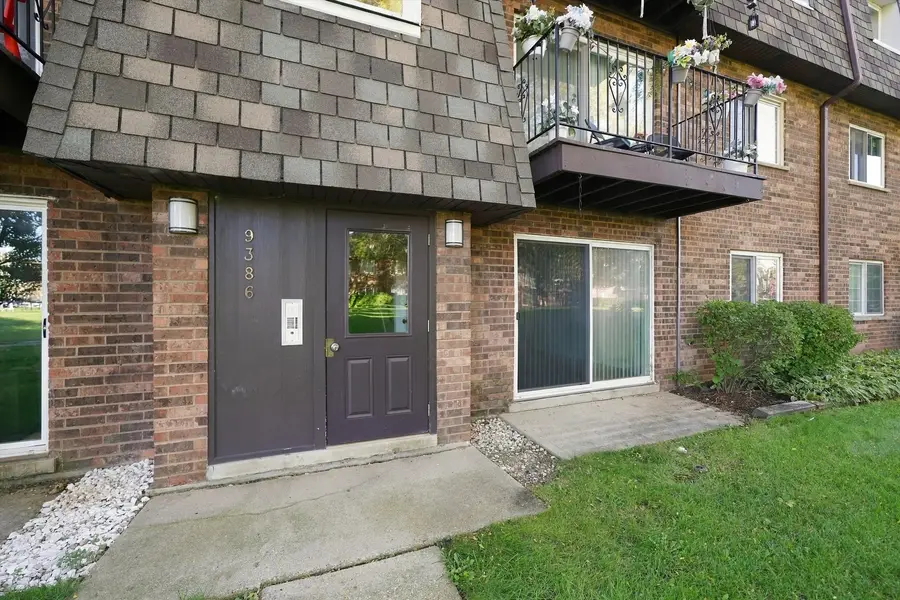 9386 Bay Colony Drive #1S, Des Plaines, IL 60016 - #2